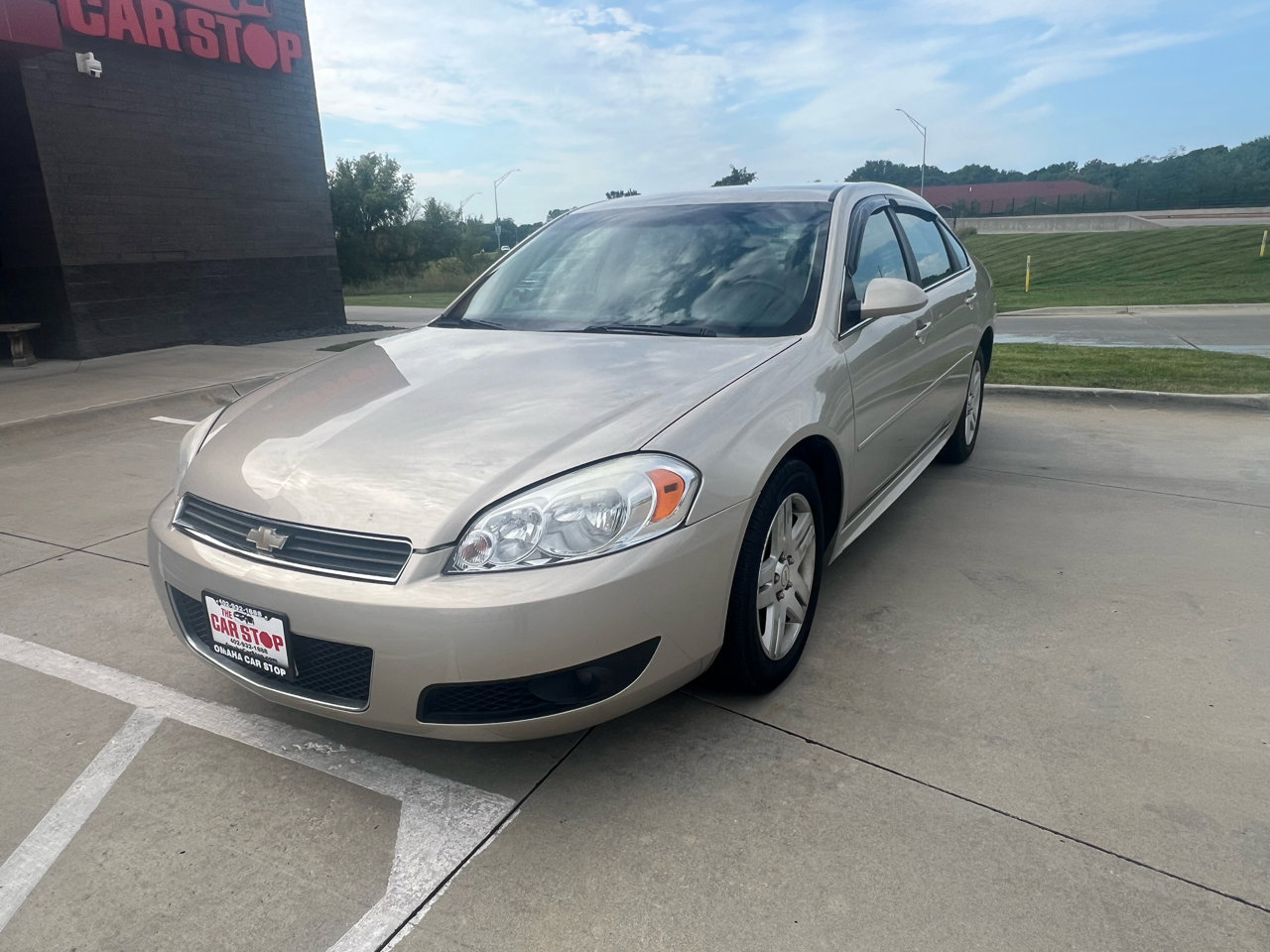 Used 2011 Chevrolet Impala LT image 2