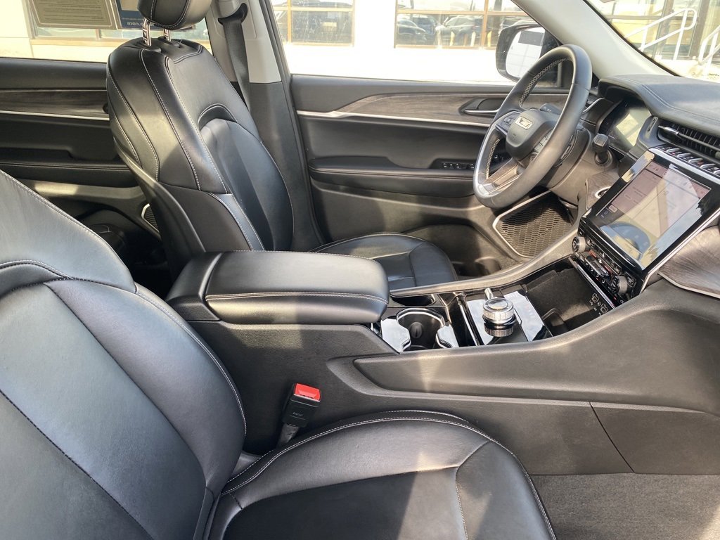 Used 2022 Jeep Grand Cherokee L Limited w/ Trailer Tow Group (B) image 27