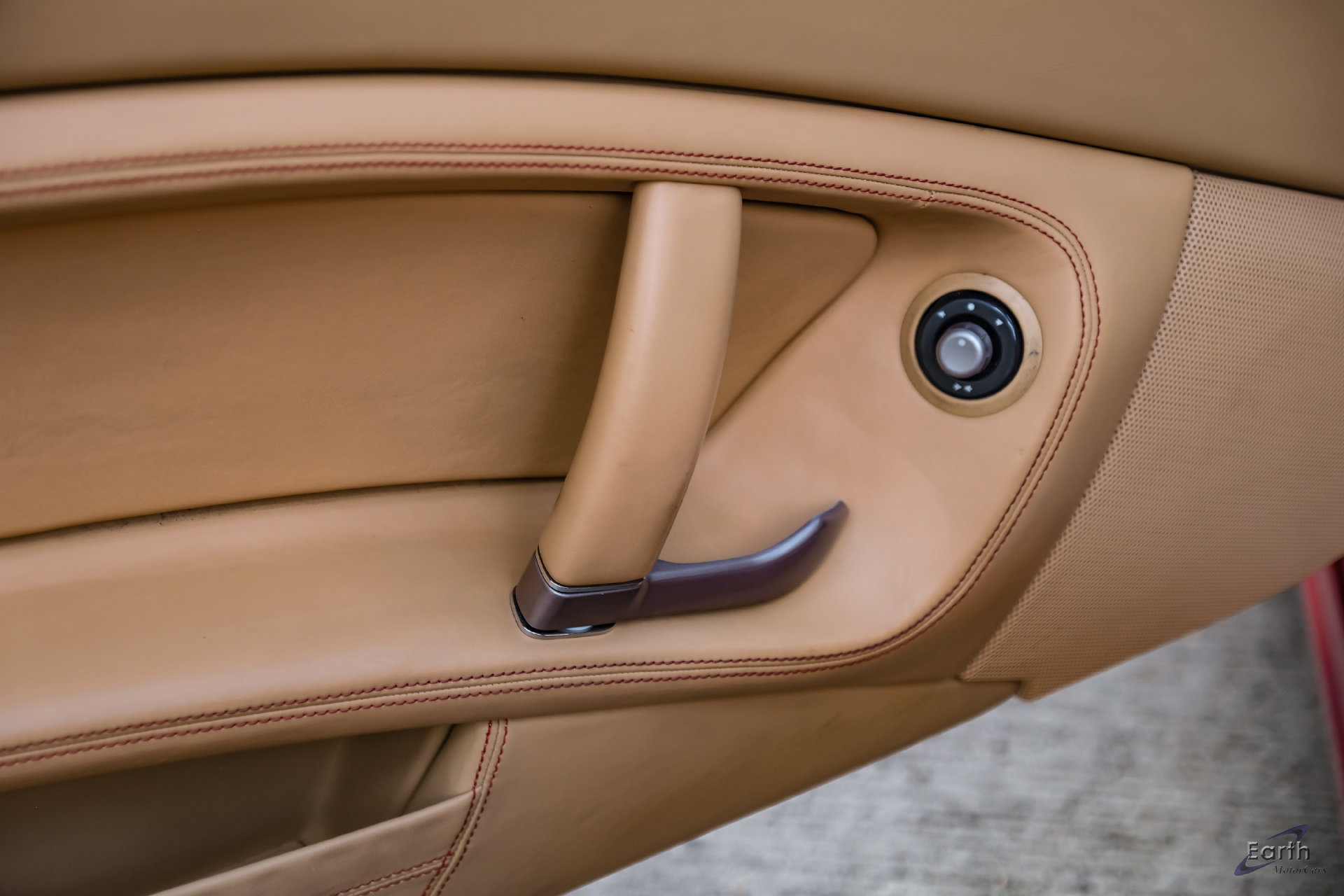 Used 2014 Ferrari California RWD image 90