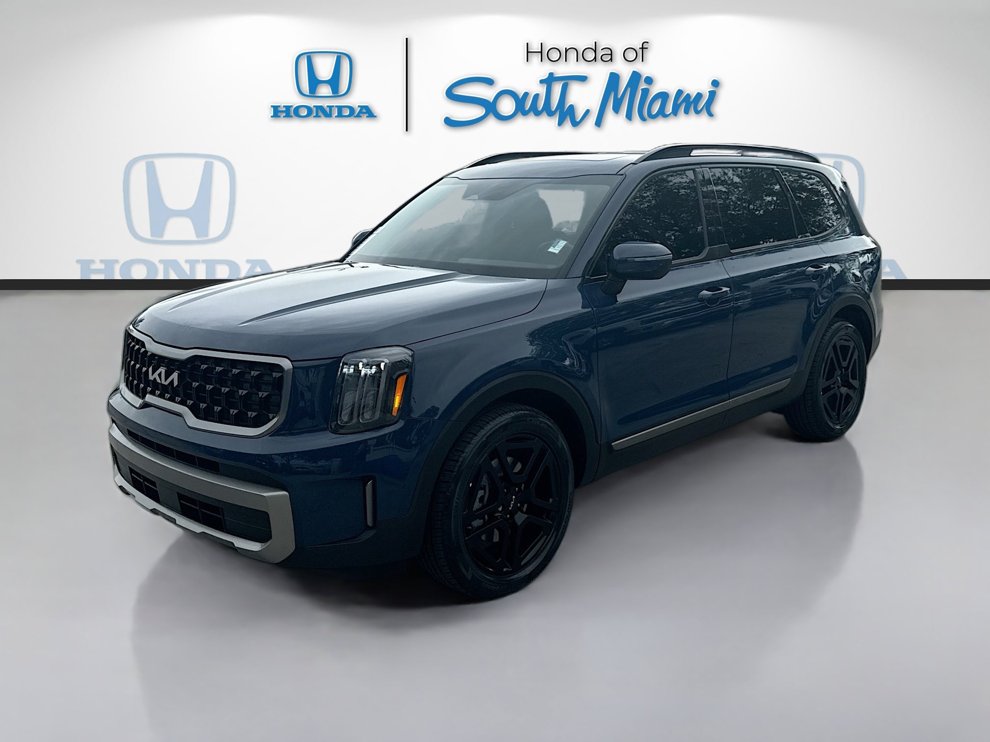 Used 2023 Kia Telluride EX X-Line AWD/4WD image 3