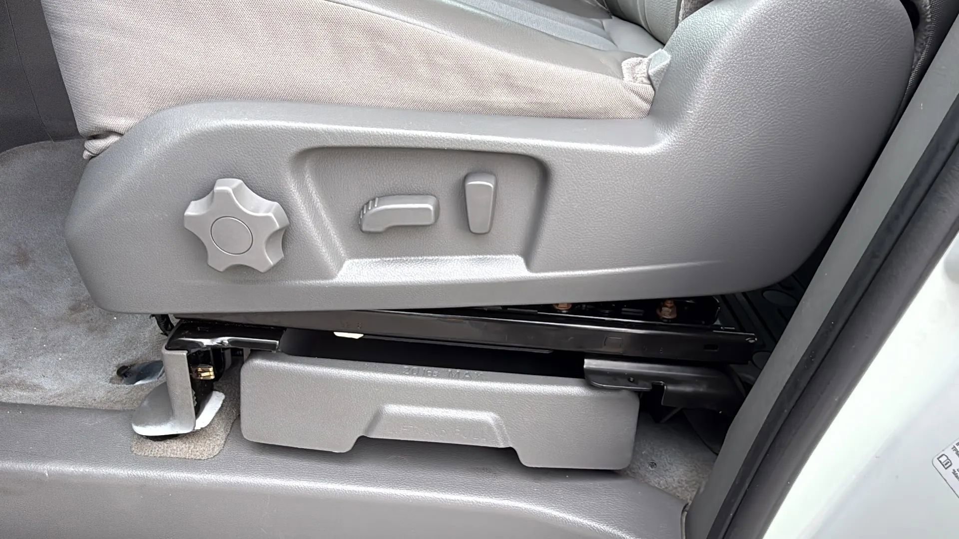 Used 2020 Nissan NV 3500 SV w/ Navigation Package image 15