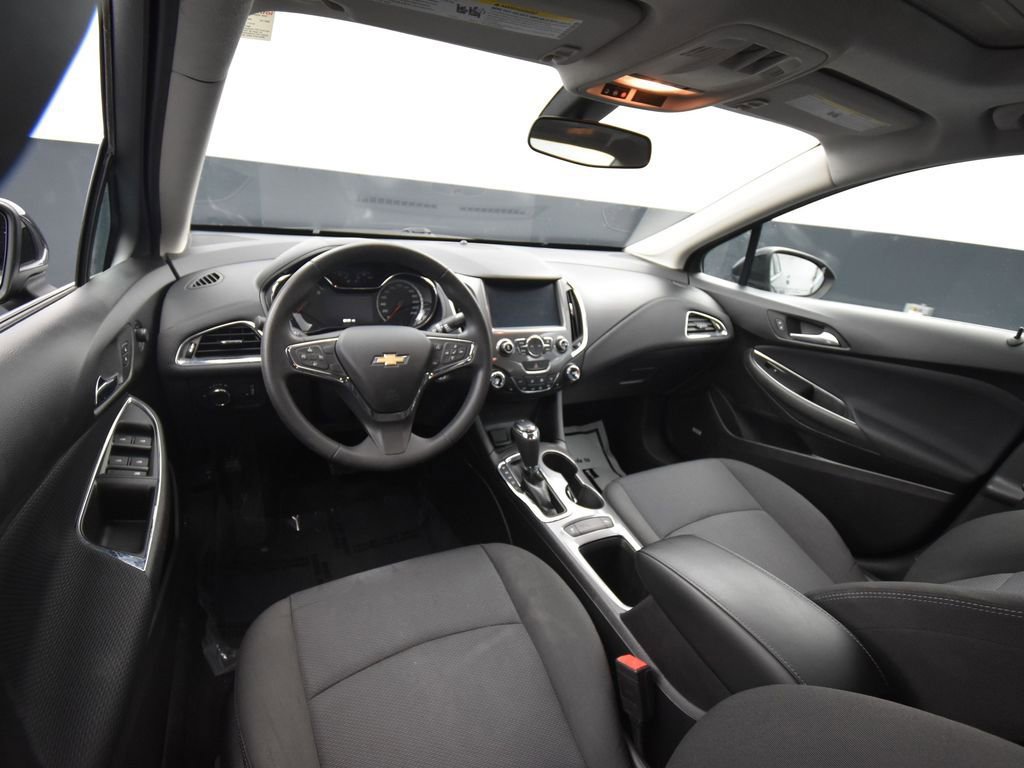 Used 2018 Chevrolet Cruze LT w/ LT True North Edition image 11