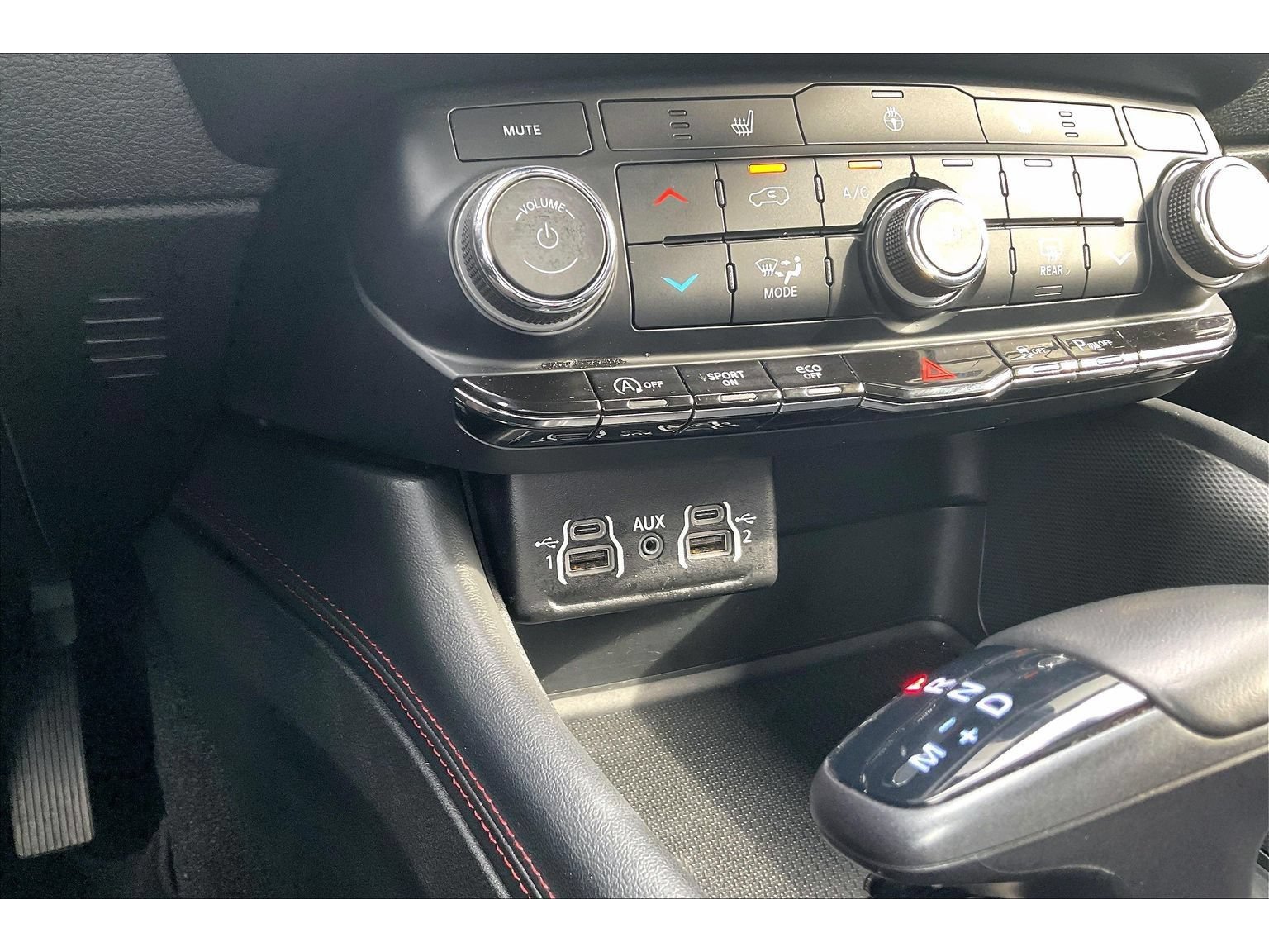 Used 2025 Dodge Durango GT AWD/4WD image 35