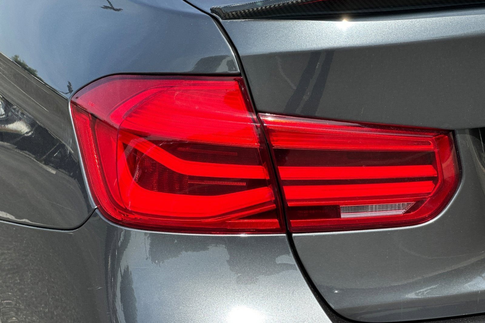 Used 2018 BMW 340i Sedan w/ Premium Package image 12