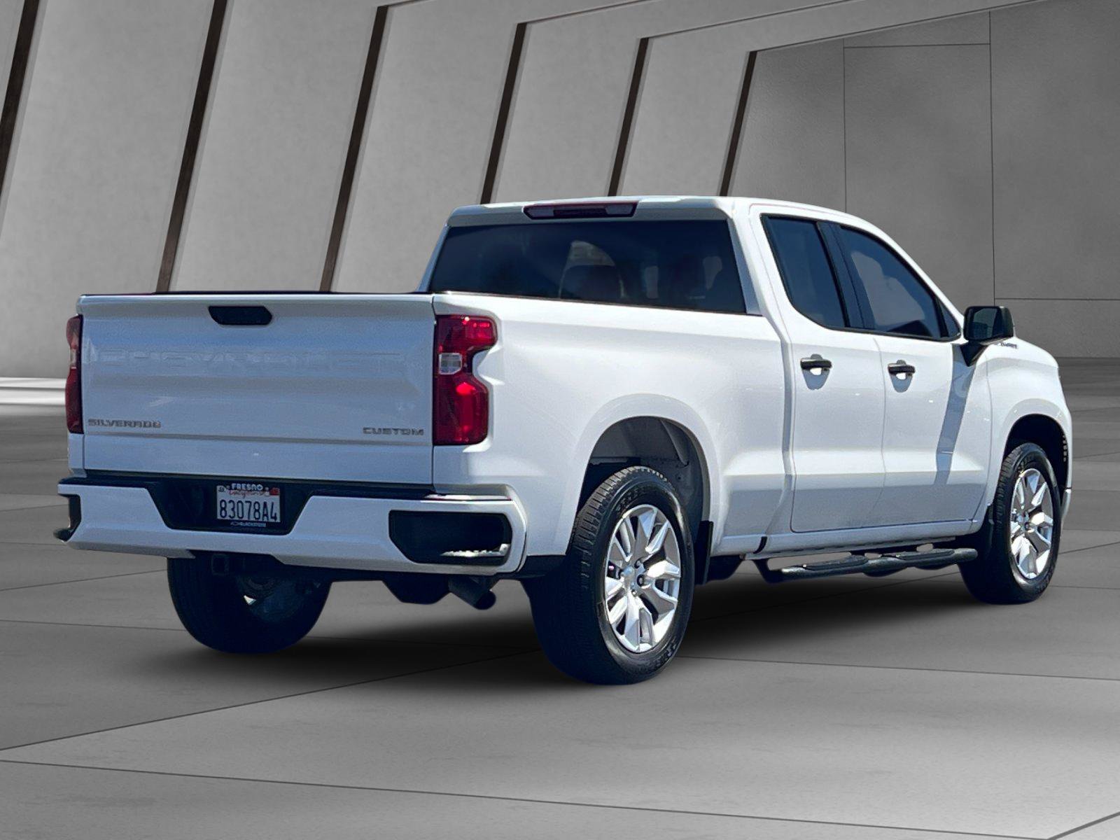 Used 2024 Chevrolet Silverado 1500 Custom RWD image 4