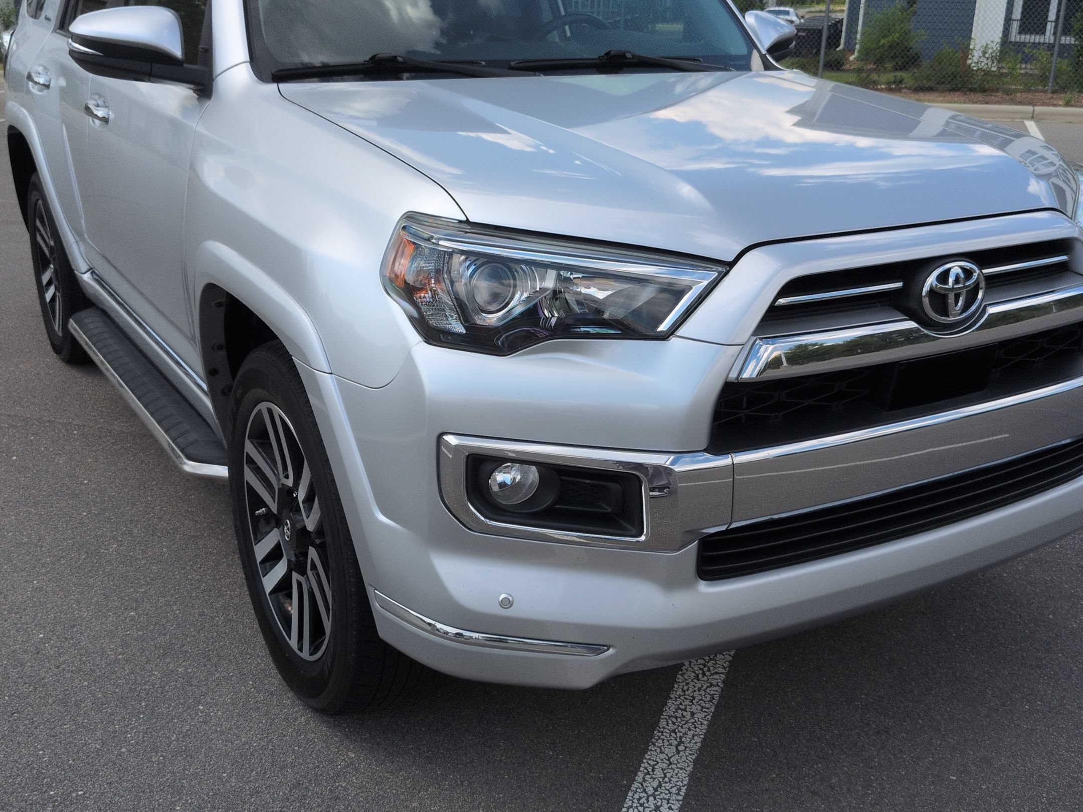 Used 2020 Toyota 4Runner Limited AWD/4WD image 10