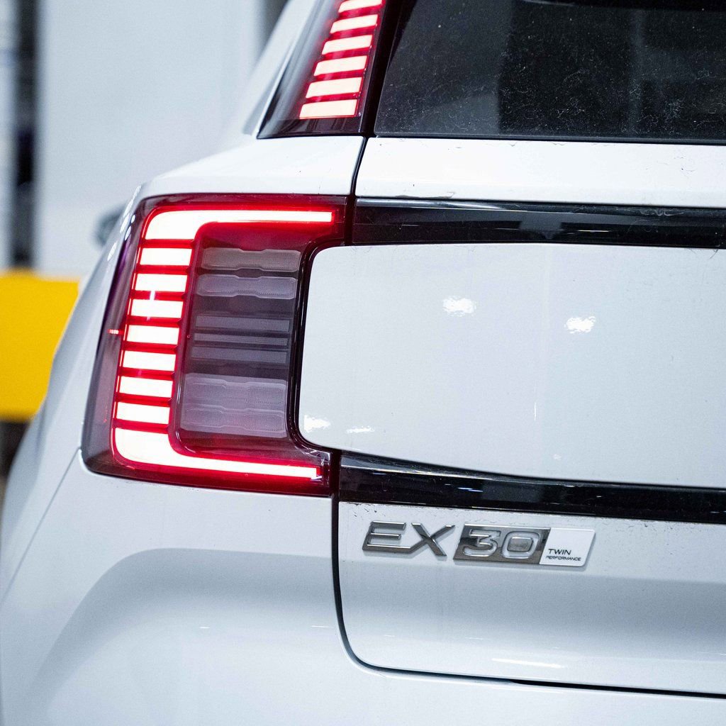 New 2026 Volvo EX30 Plus w/ Protection Package Premier image 4