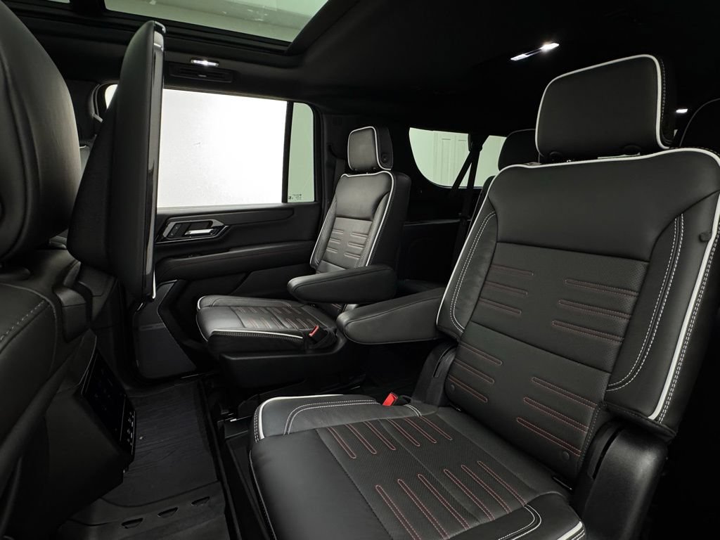 Used 2025 GMC Yukon XL AT4 Ultimate w/ LPO, Illumination Package AWD/4WD image 53