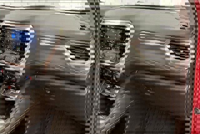 Certified 2023 GMC Acadia SLT w/ Preferred Package image 18