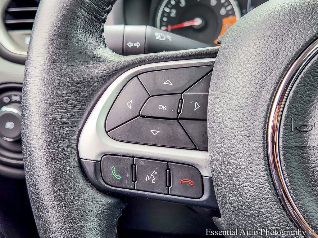 Used 2023 Jeep Renegade Latitude w/ Sun/Sound Group AWD/4WD image 15