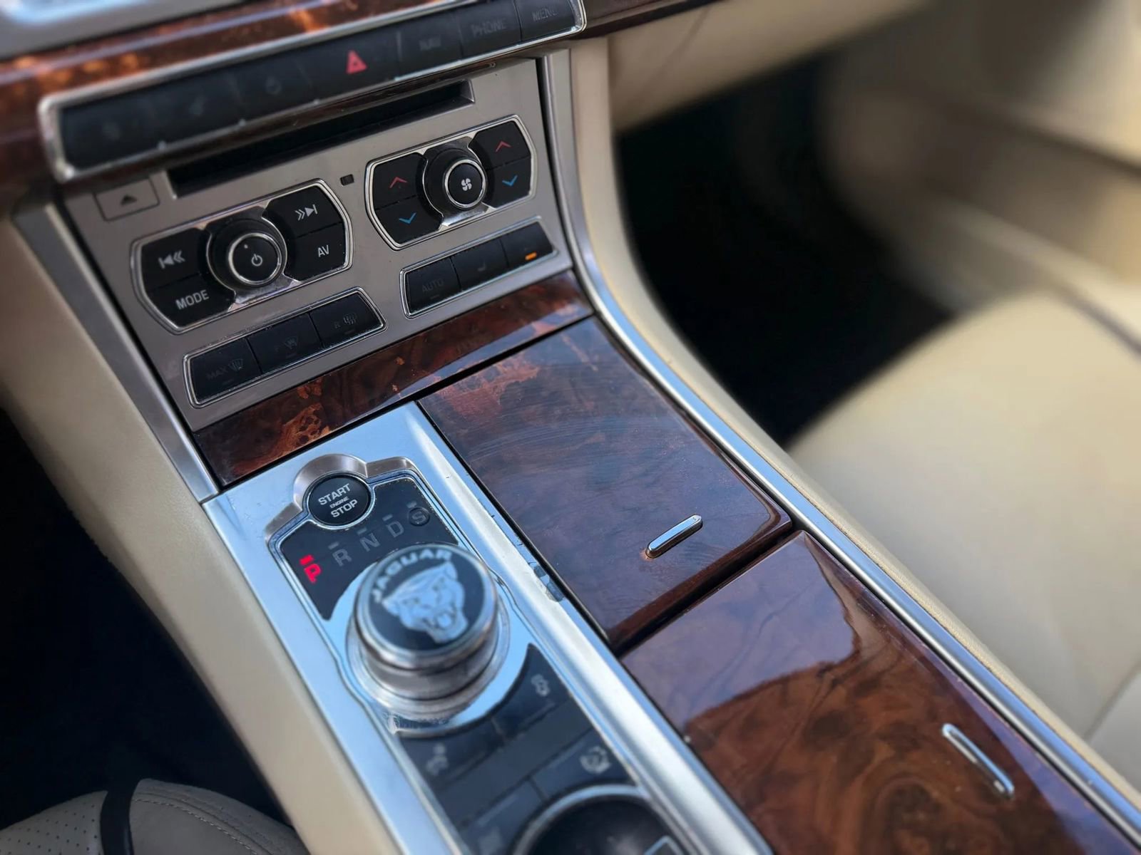 Used 2012 Jaguar XF Portfolio image 18