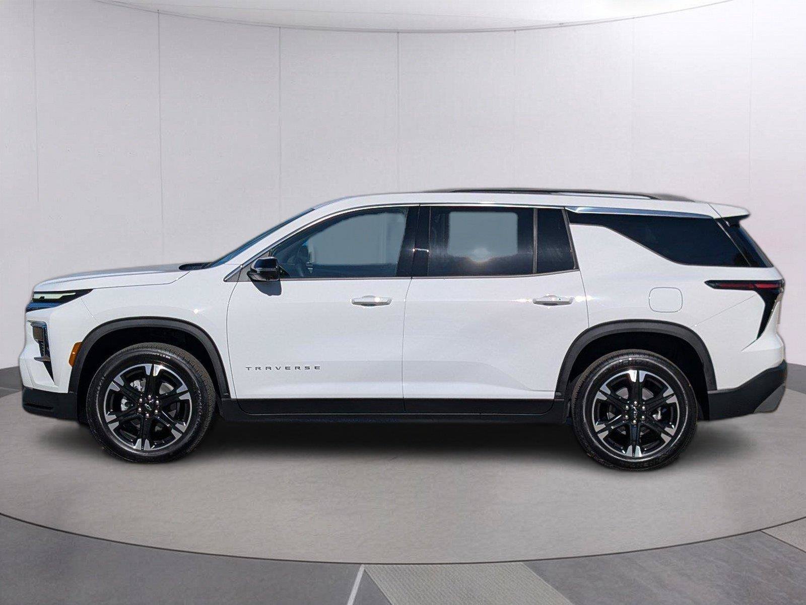 New 2027 Chevrolet Traverse LT w/ Driver Confidence Package FWD image 2