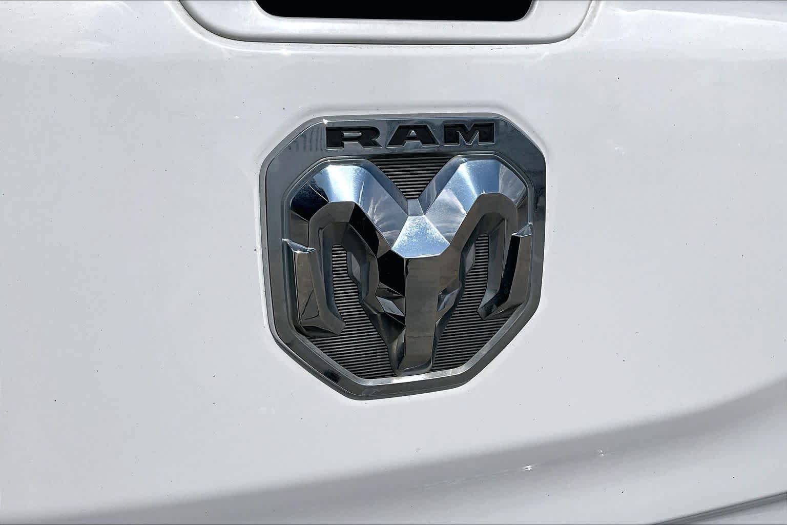 Used 2019 RAM 1500 Big Horn RWD image 31