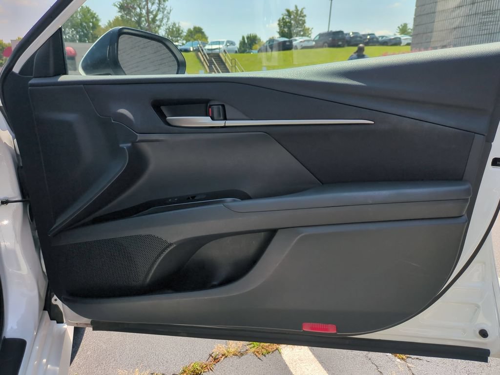 Used 2025 Toyota Camry LE FWD image 33