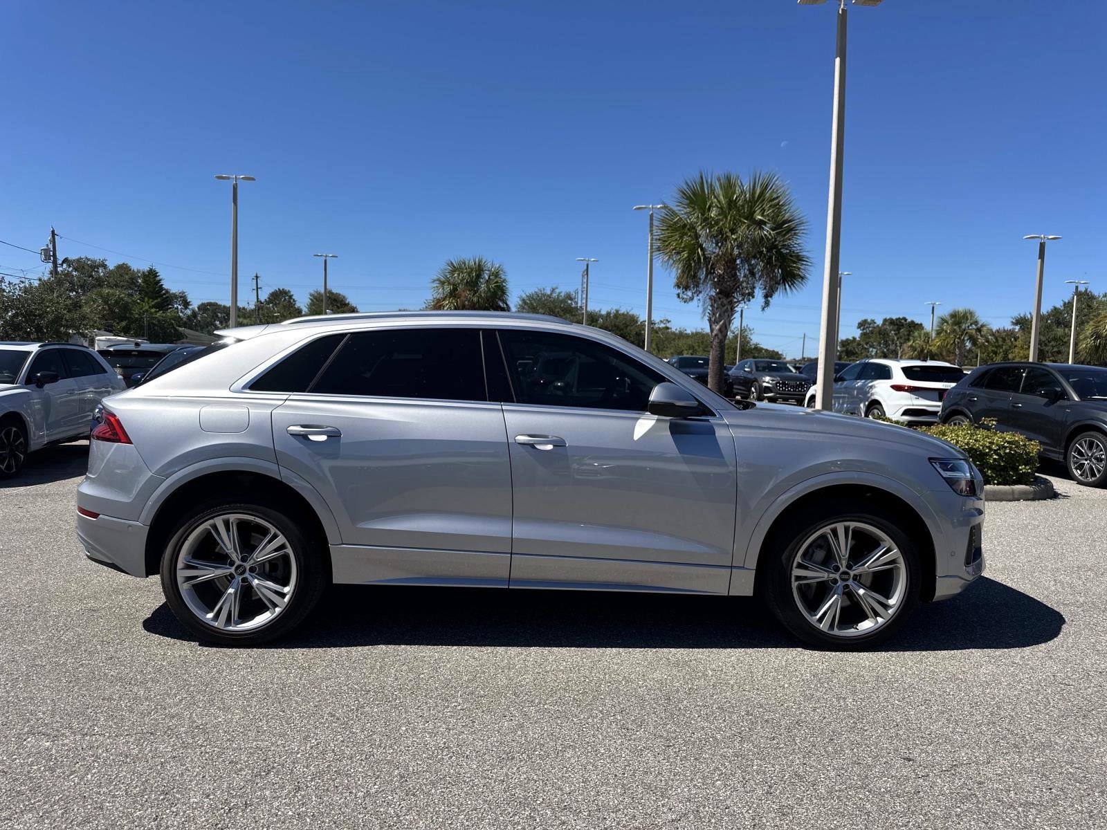Used 2022 Audi Q8 Premium Plus image 5