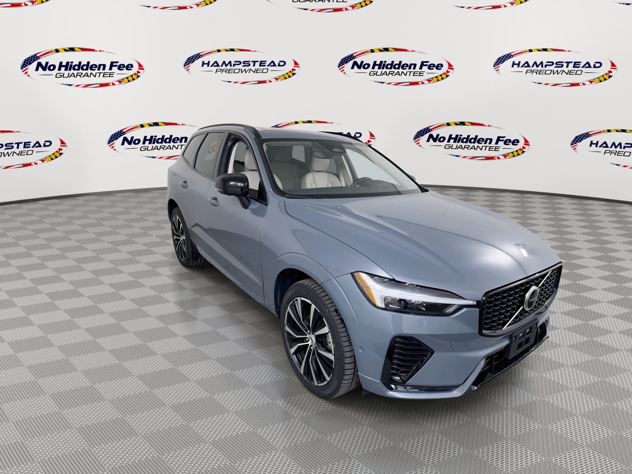 Used 2023 Volvo XC60 B5 Plus AWD/4WD image 3