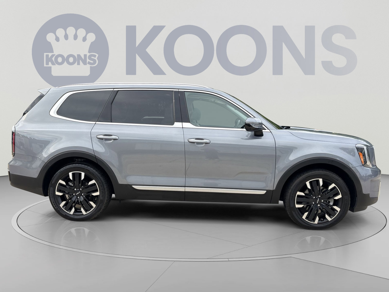 Used 2024 Kia Telluride SX w/ Towing Package FWD image 8