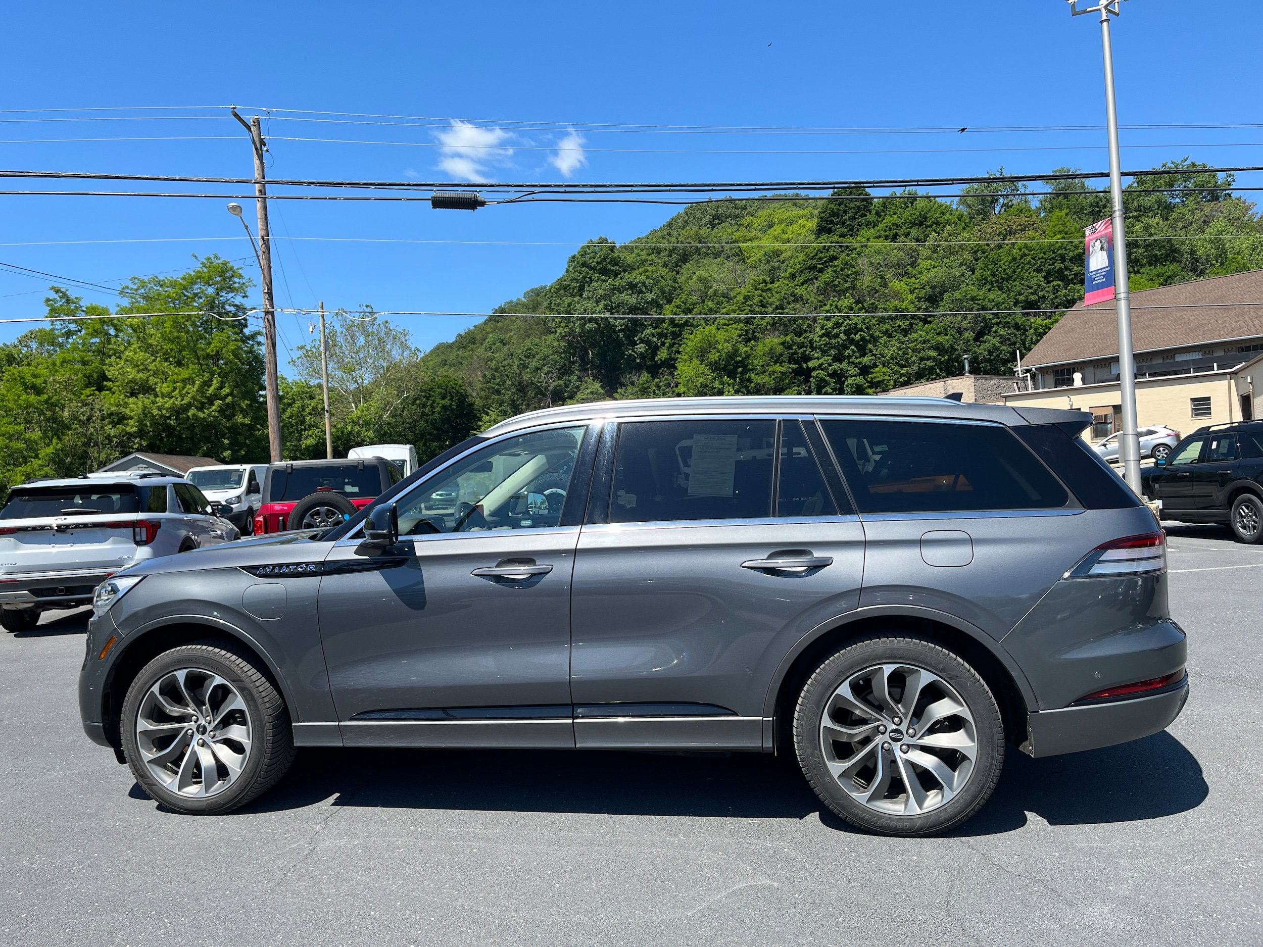 Used 2021 Lincoln Aviator Grand Touring w/ Equipment Group 301A AWD/4WD image 6