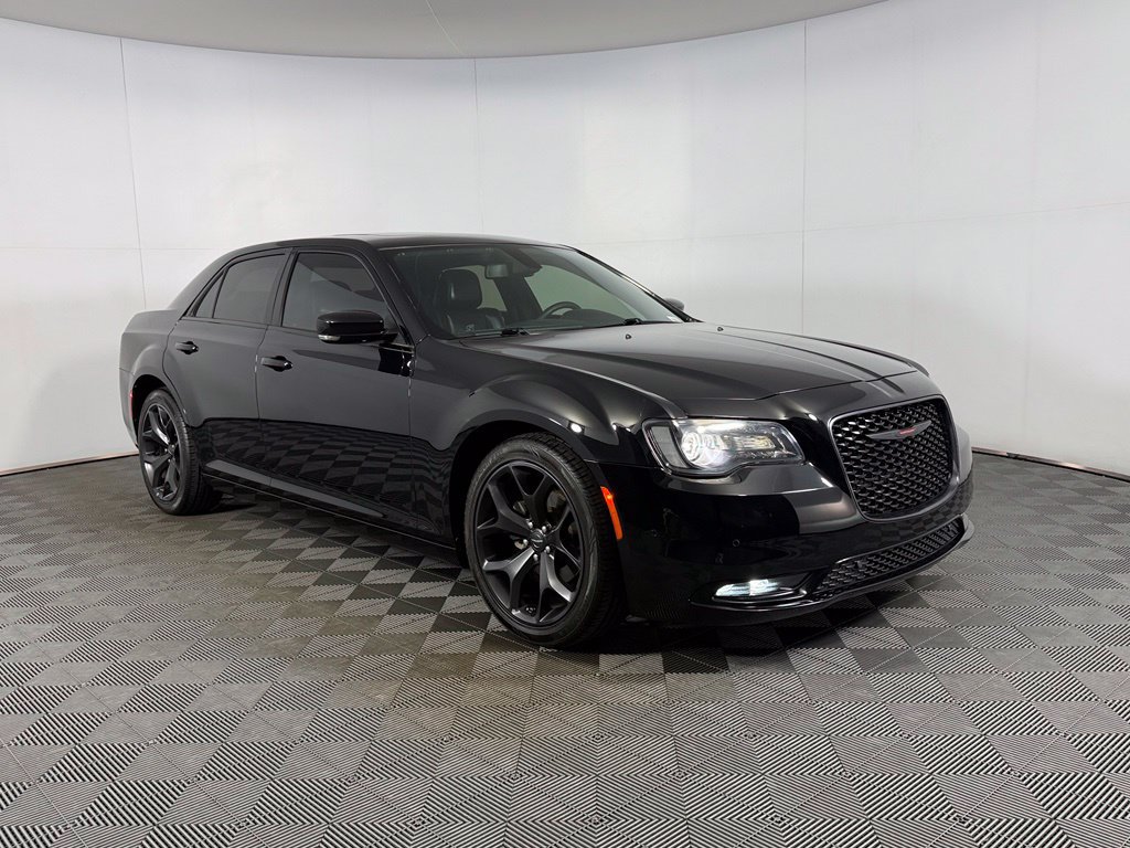 Used 2023 Chrysler 300 S w/ Comfort Group RWD image 4