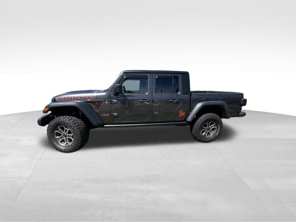 Used 2024 Jeep Gladiator Mojave w/ Technology Group AWD/4WD image 4