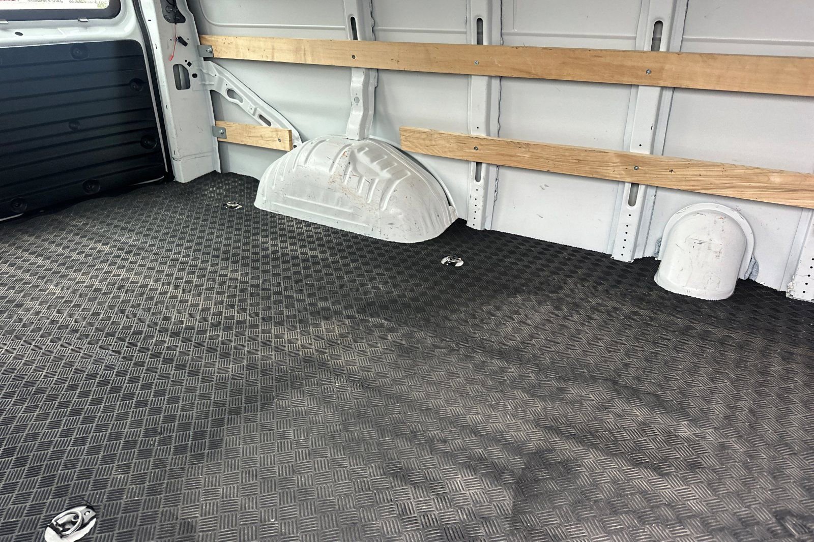 Used 2024 GMC Savana 2500 w/ Driver Convenience Package image 16