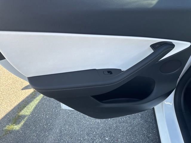 Used 2022 Tesla Model Y Performance image 10