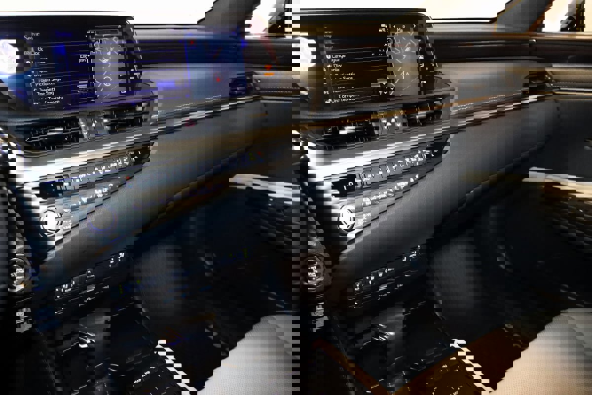 Used 2021 Lexus ES 250 w/ Premium Package image 45