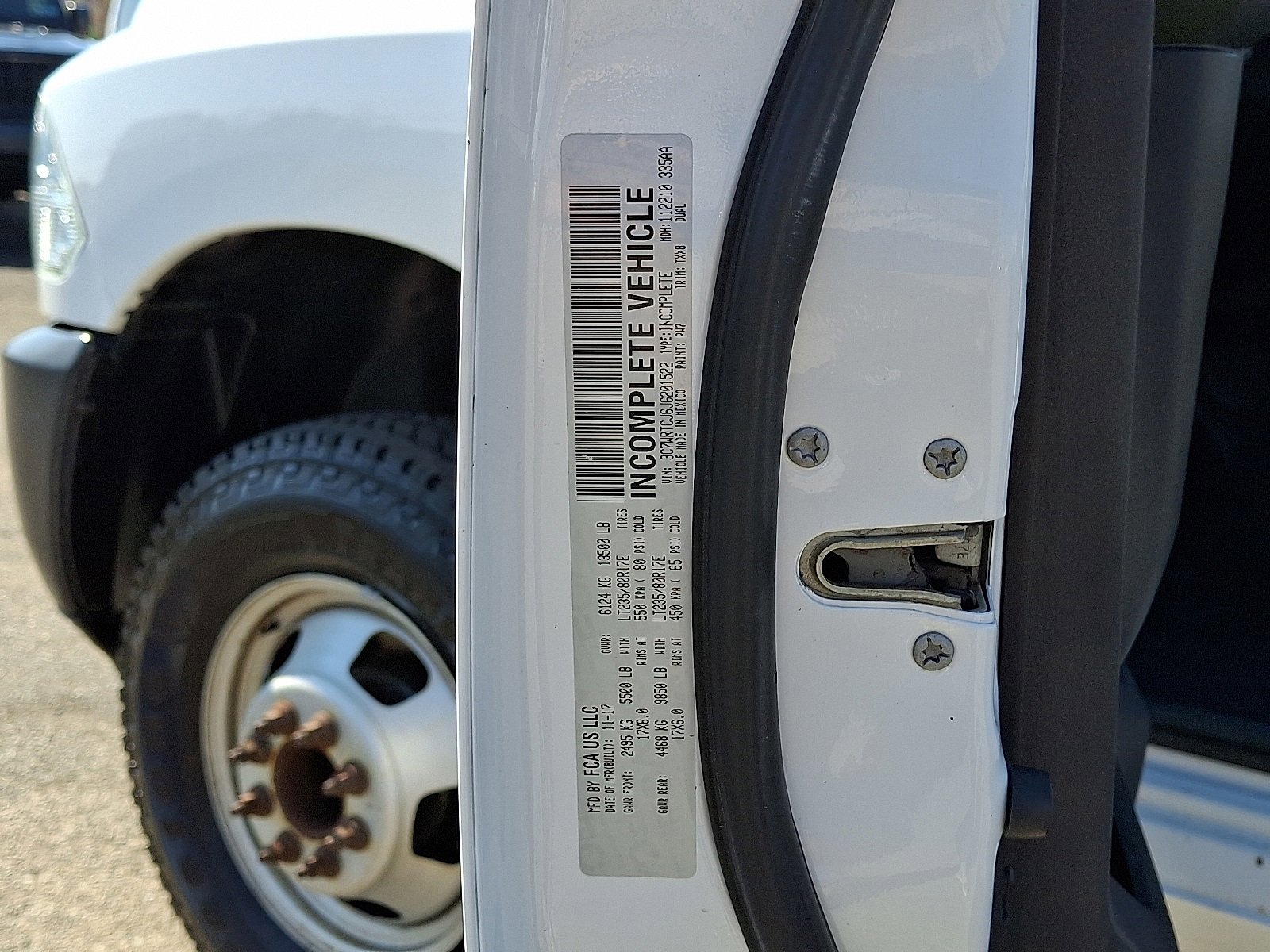 Used 2018 RAM 3500 Tradesman image 28