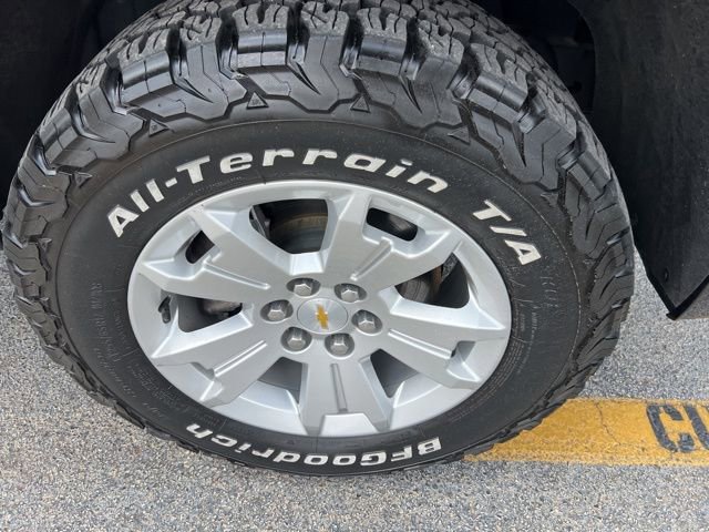 Used 2022 Chevrolet Colorado LT w/ Luxury Package AWD/4WD image 3