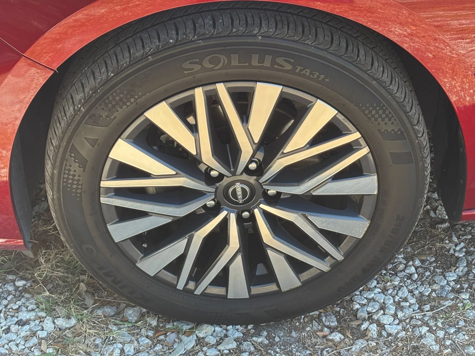 Used 2025 Nissan Altima 2.5 SV FWD image 31