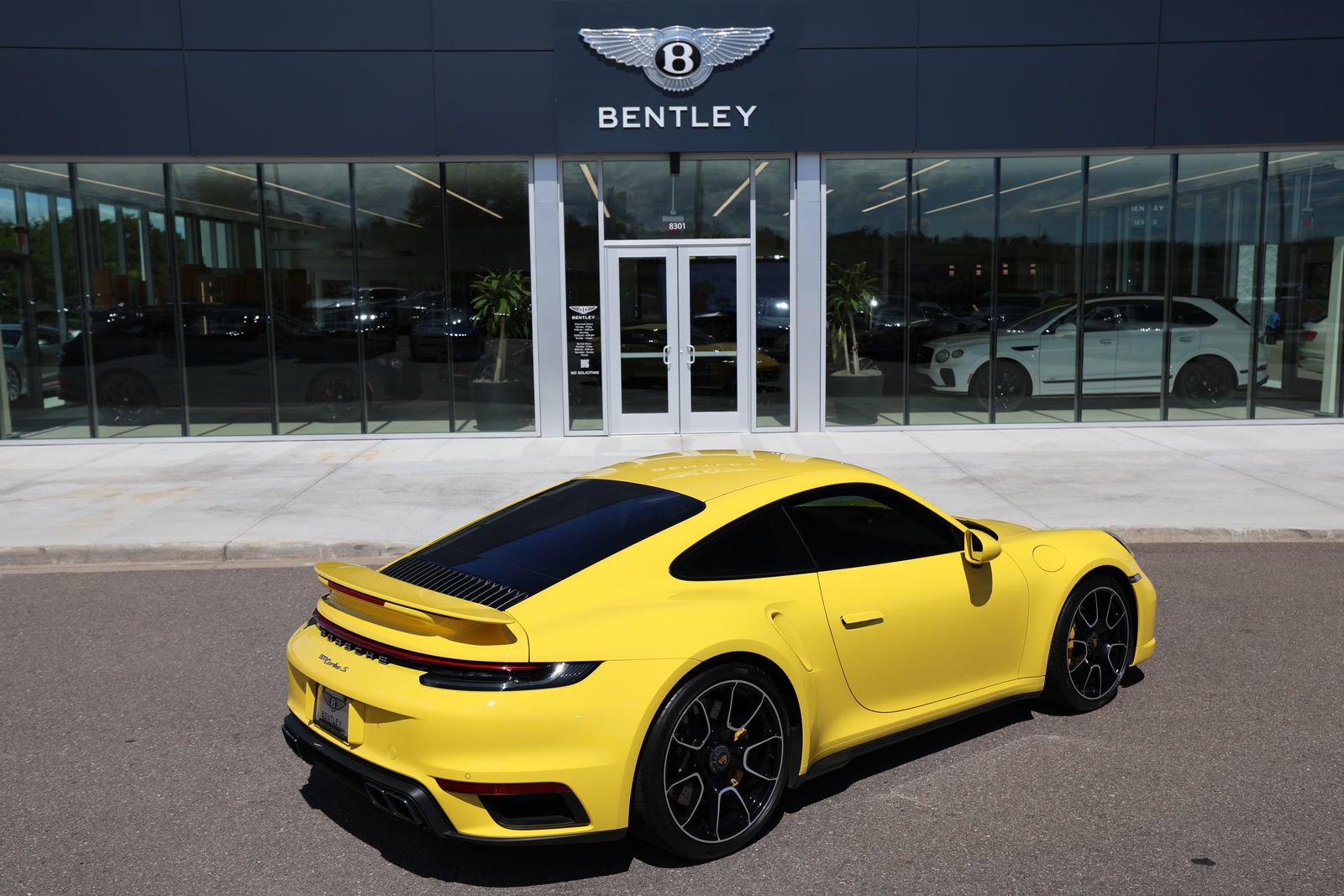 Used 2022 Porsche 911 Turbo S AWD/4WD image 3