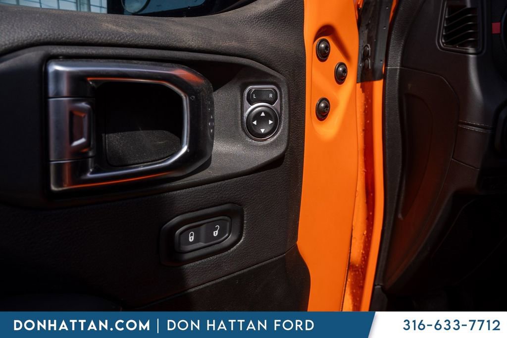 Used 2025 Jeep Wrangler Unlimited Rubicon w/ Convenience Group image 16