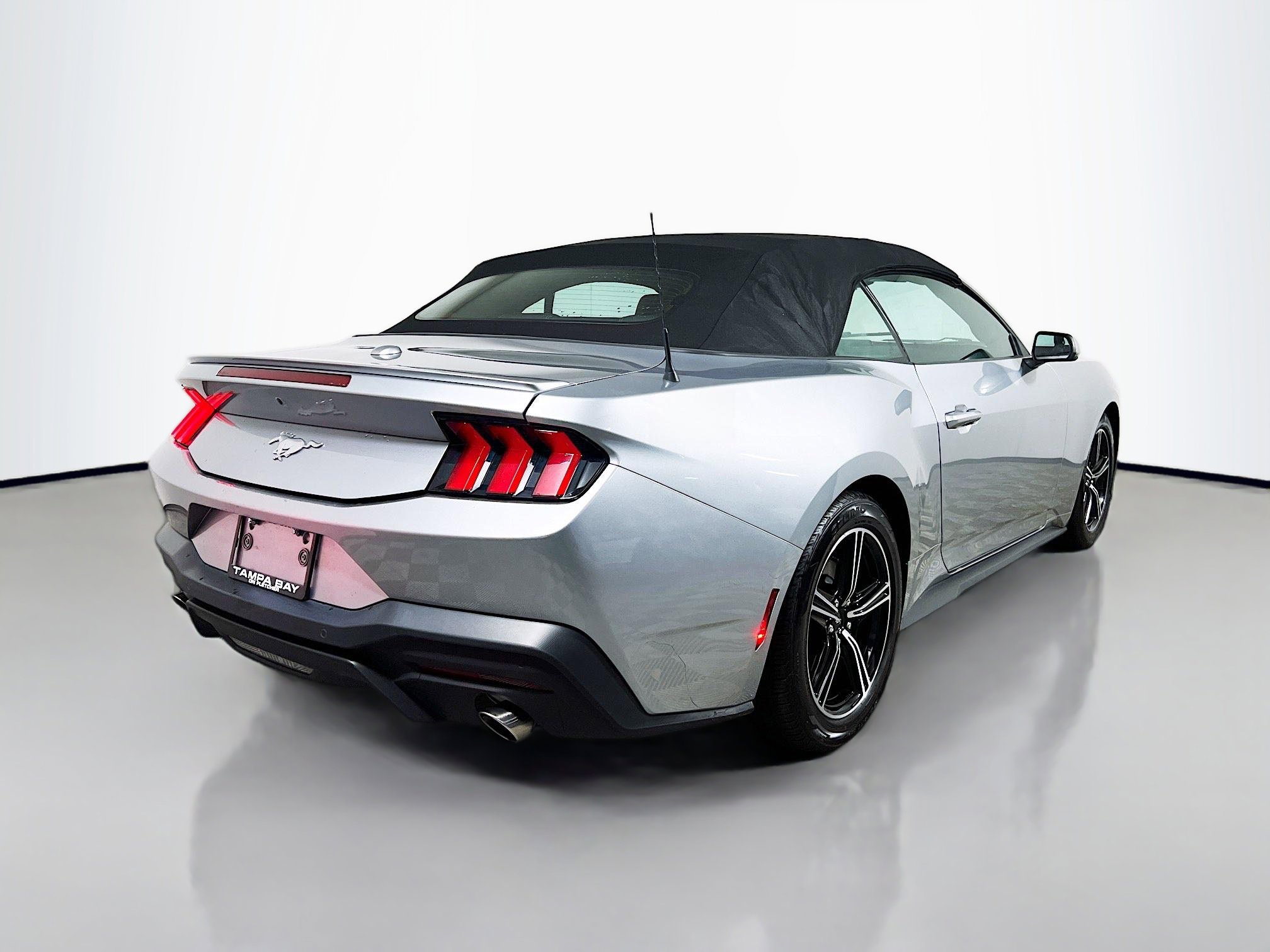 Used 2024 Ford Mustang Premium image 4