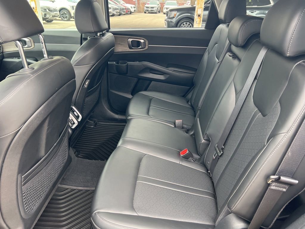 Certified 2023 Kia Sorento S image 8