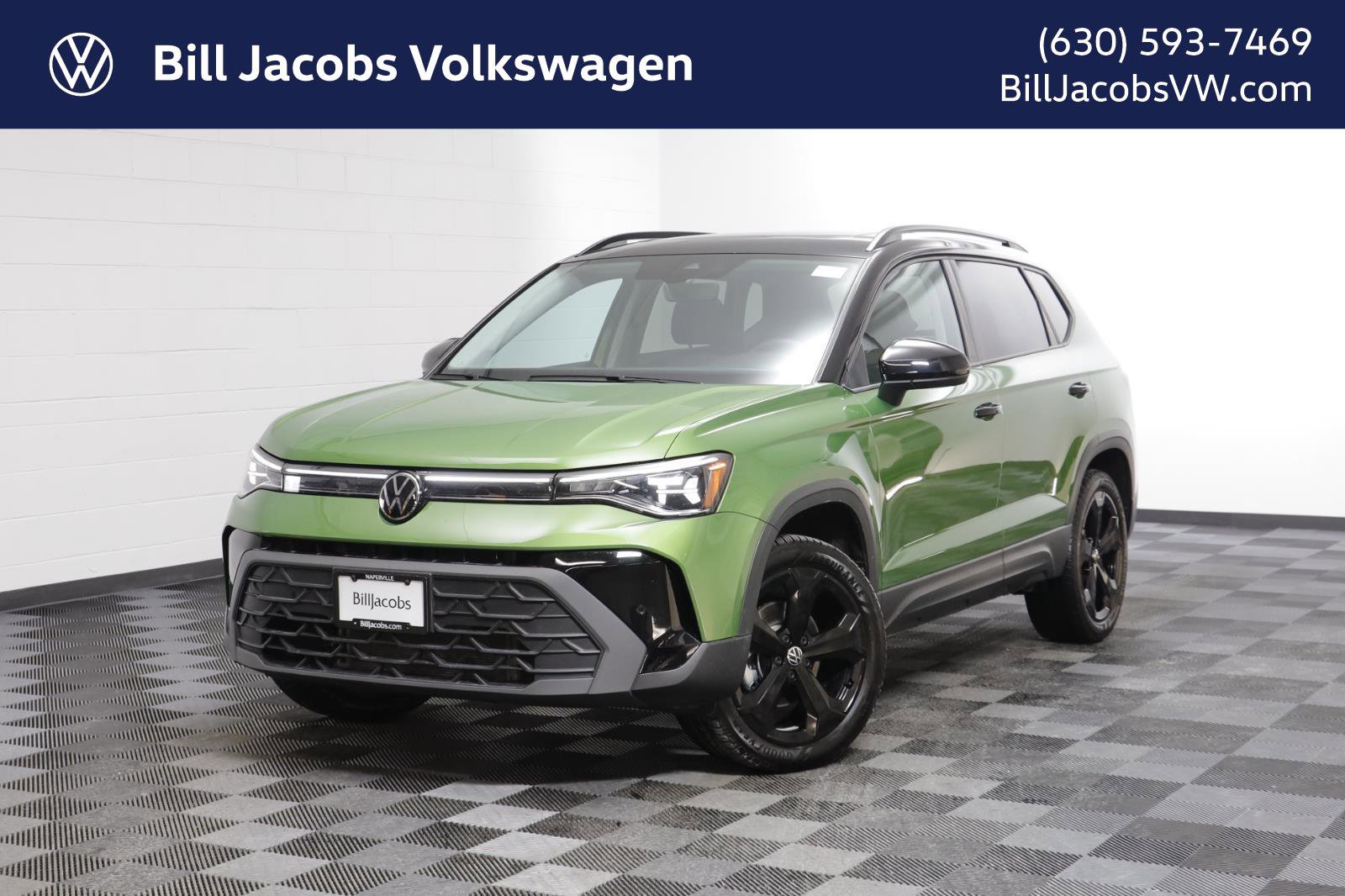 Used 2025 Volkswagen Taos SE image 1