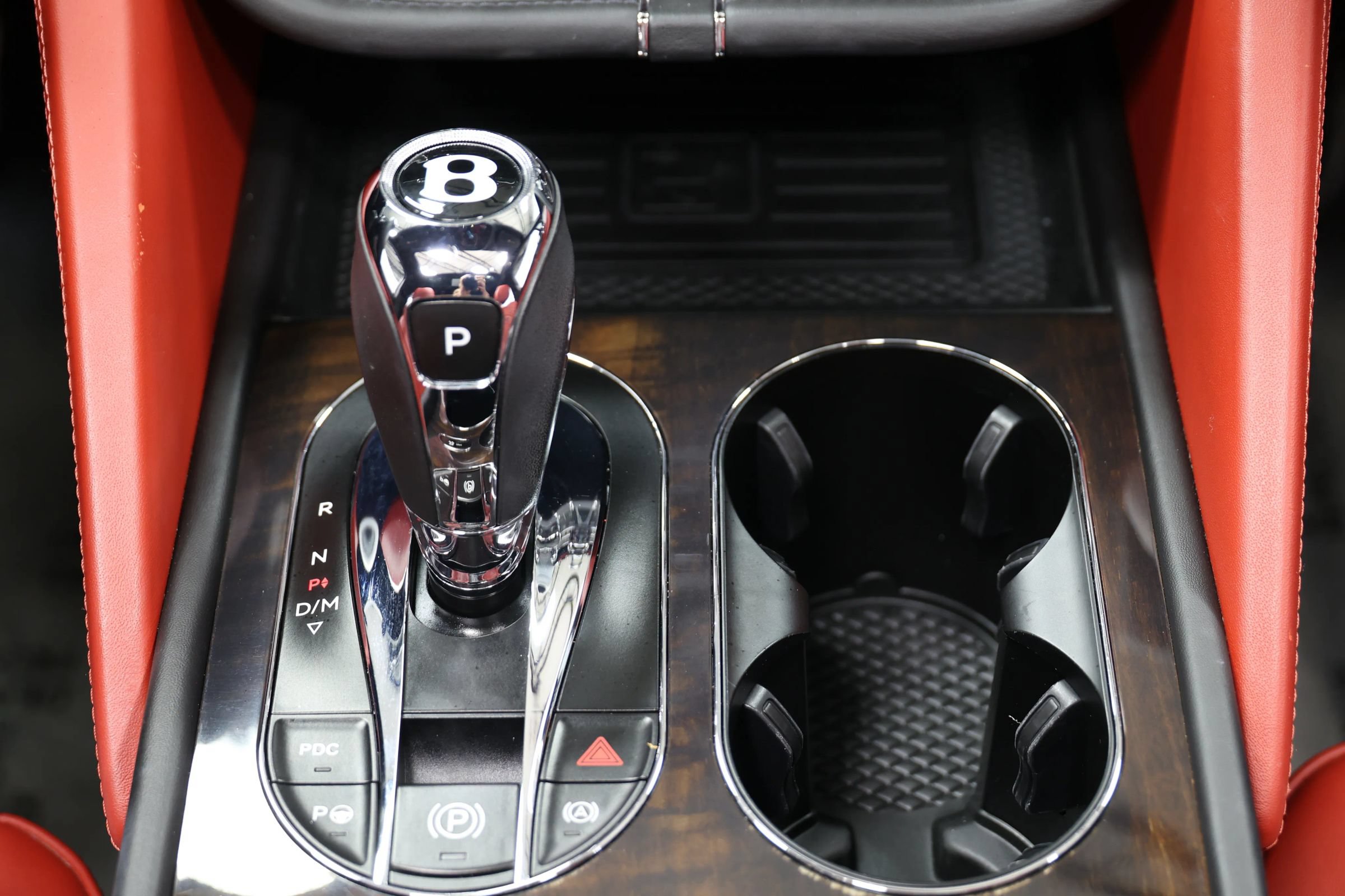 Used 2022 Bentley Bentayga AWD/4WD image 45