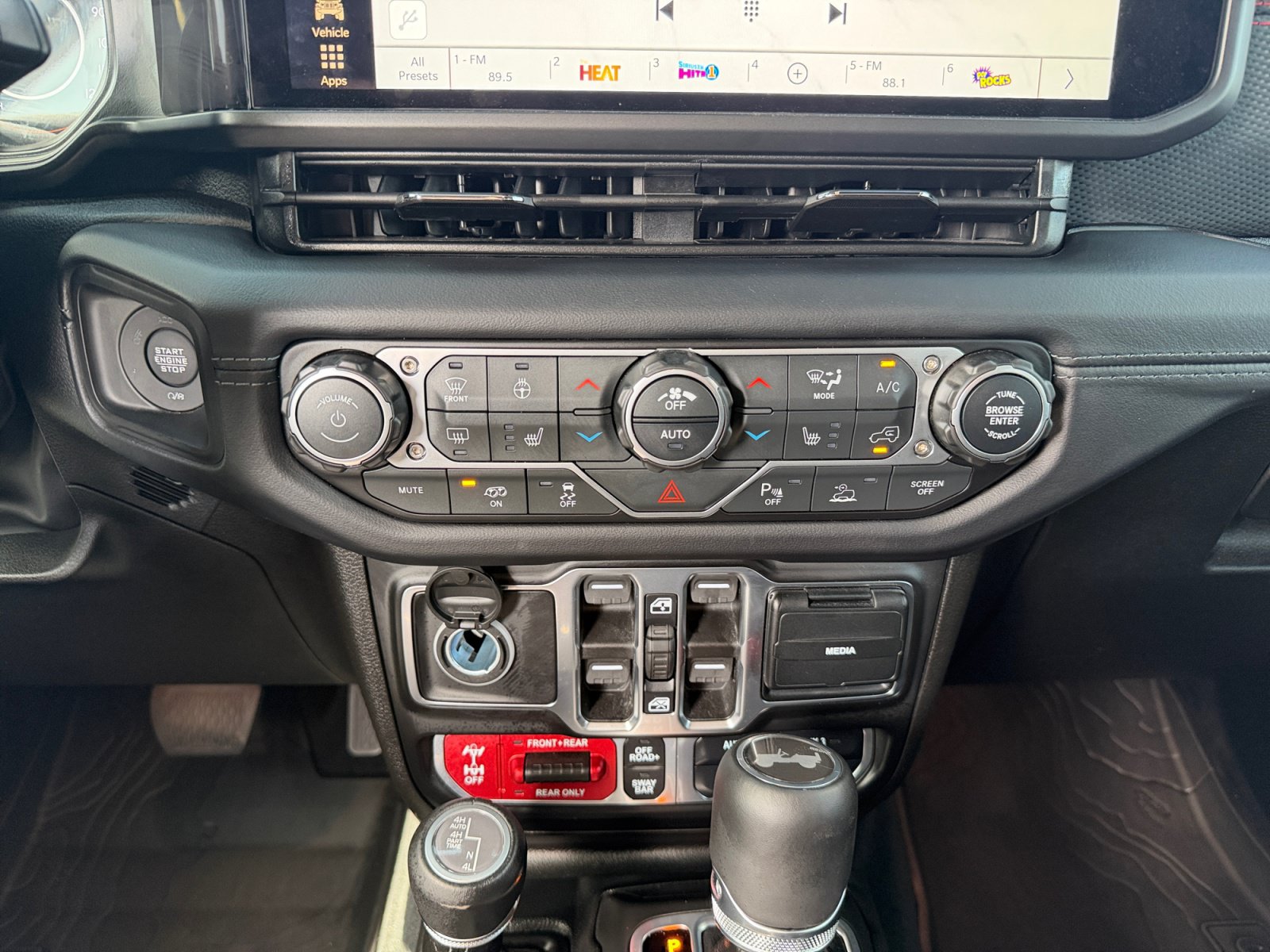 Used 2026 Jeep Wrangler Unlimited Rubicon 392 w/ Quick Order Package 27X Moab AWD/4WD image 17