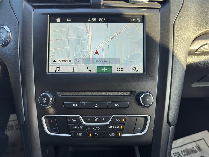 Used 2018 Ford Fusion SE w/ Equipment Group 201A FWD image 49