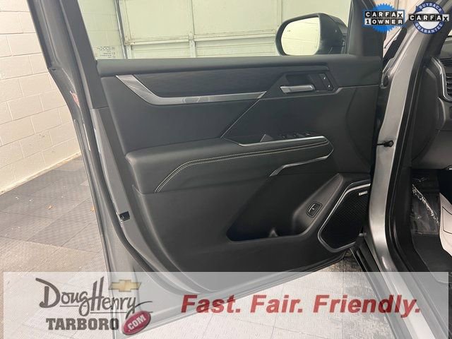 Used 2025 GMC Acadia Elevation FWD image 28