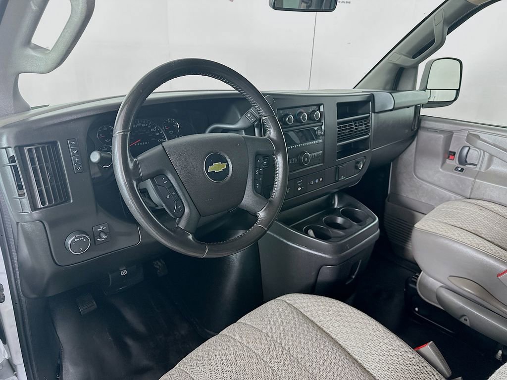 Used 2022 Chevrolet Express 3500 LS image 28