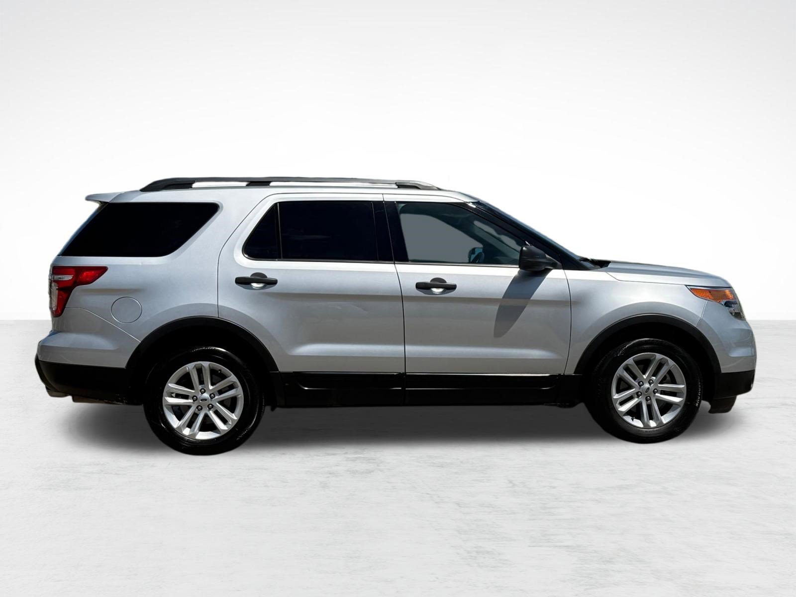 Used 2015 Ford Explorer FWD image 8