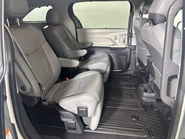 Used 2024 Toyota Sienna Limited AWD/4WD image 16