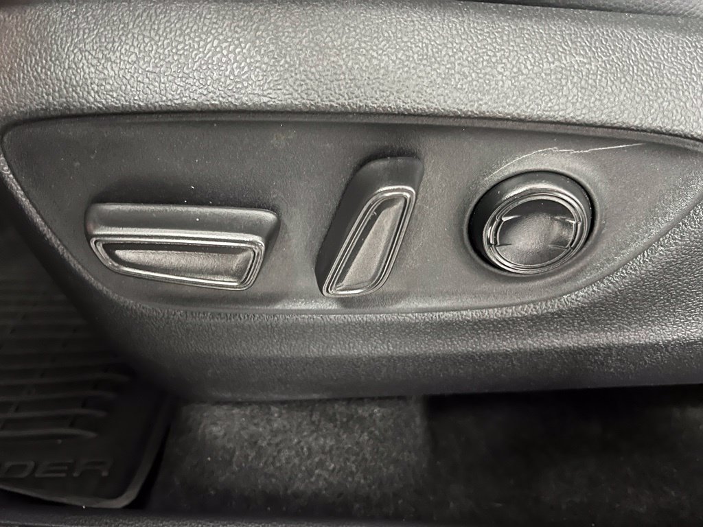Used 2023 Toyota Highlander Limited AWD/4WD image 14