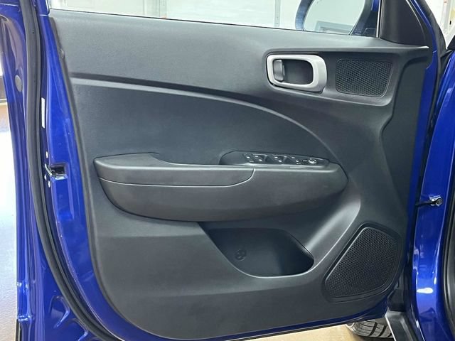 Used 2021 Hyundai Venue SEL FWD image 15