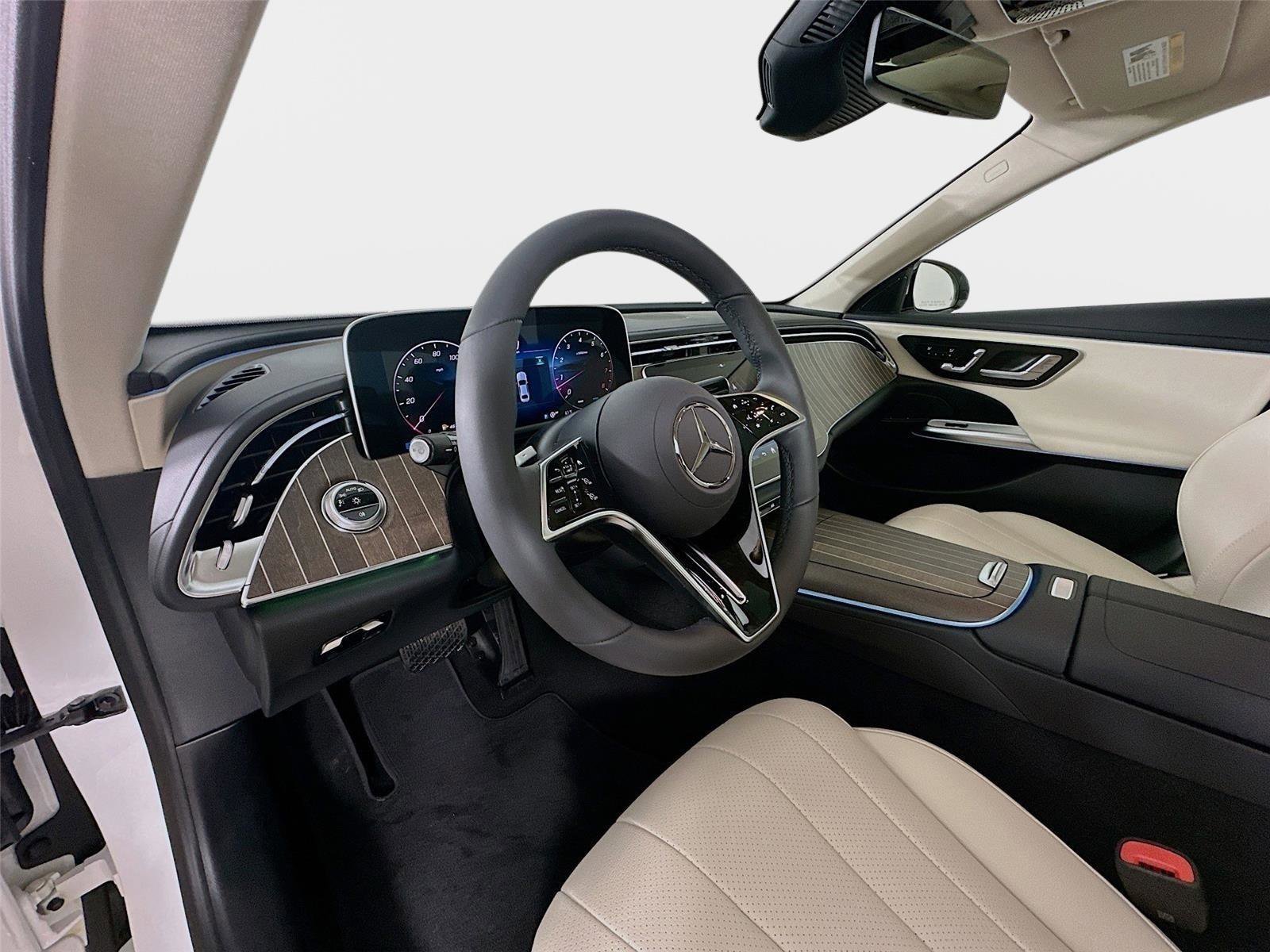 Used 2026 Mercedes-Benz E 350 4MATIC Sedan image 9