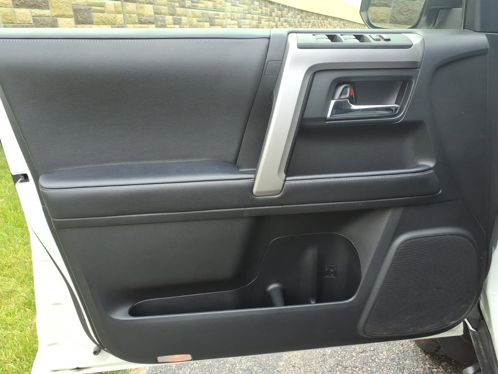 Used 2022 Toyota 4Runner SR5 Premium w/ Moonroof Package AWD/4WD image 14