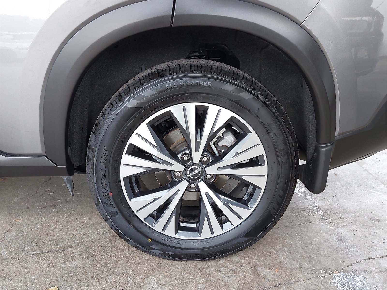 Used 2023 Nissan Rogue SV image 31