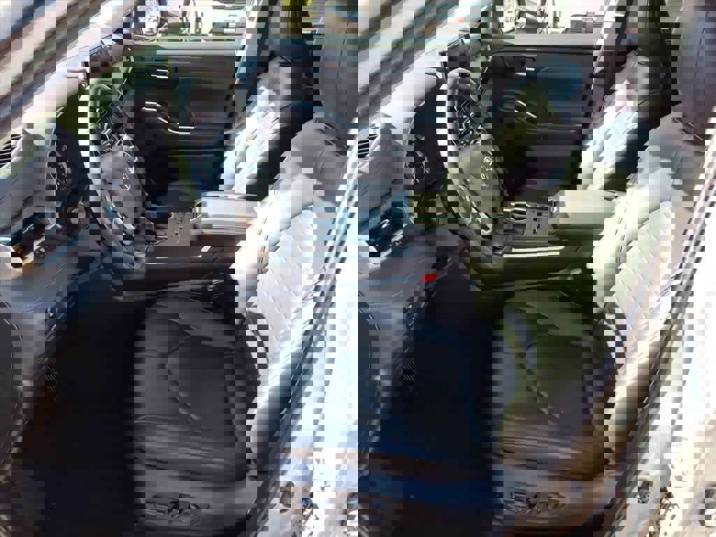 Used 2023 Toyota Highlander XLE image 16