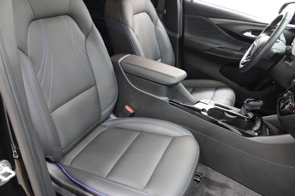 Used 2025 Buick Envista Sport Touring w/ Convenience I Package FWD image 24