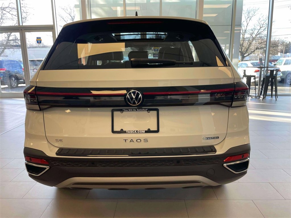 New 2025 Volkswagen Taos SE image 7